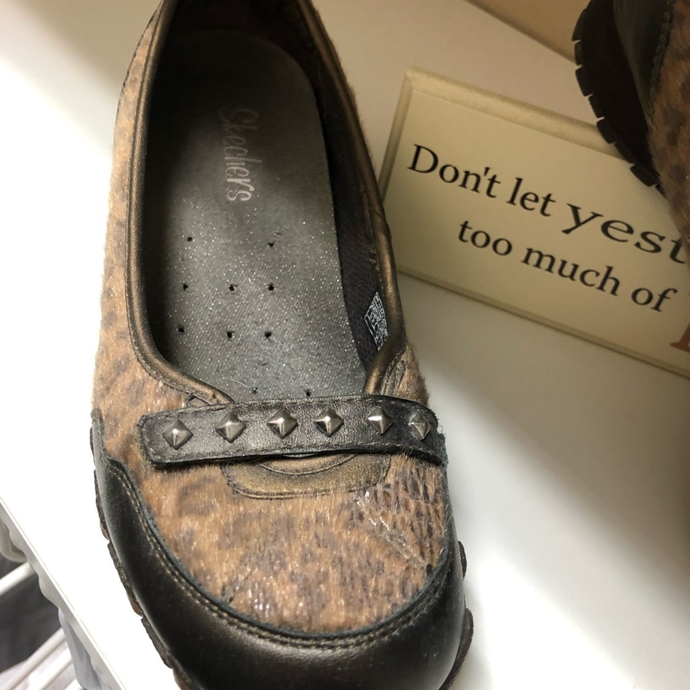 Shoes - Picture 2 of 4